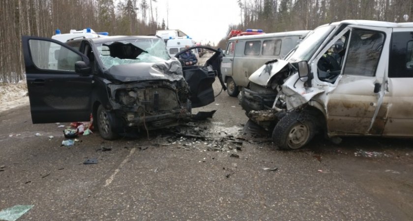 В Коми столкнулись два микроавтобуса, есть пострадавшие