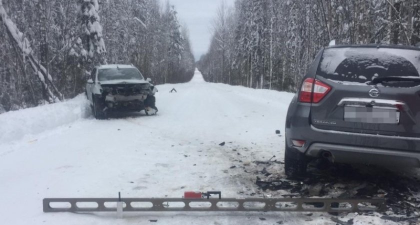 В Коми в аварии на трассе пострадали три человека