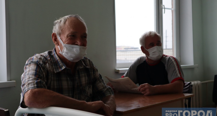 Фоторепортаж из госпиталя: как 80-летние сыктывкарцы переносят вакцину от коронавируса