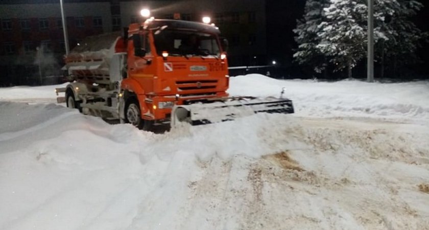В Сыктывкаре за выходные вывезли 7,5 тысяч кубометров снега 