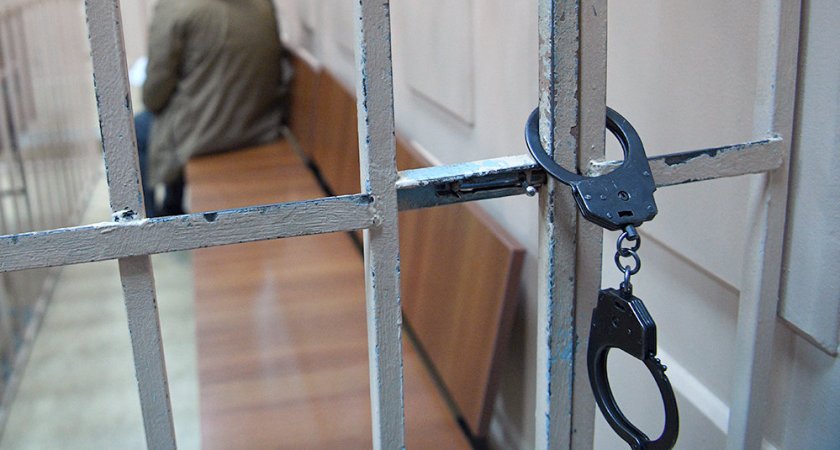 Жителю Коми, который домогался своей приемной дочери, вынесли приговор