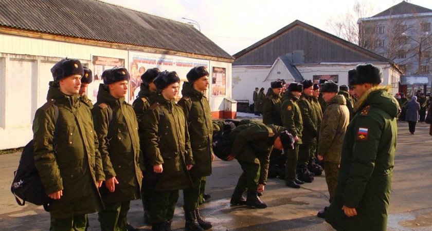 Весенний призыв, повышение пенсий и уголовное за фейки: что ждет в россиян с 1 апреля