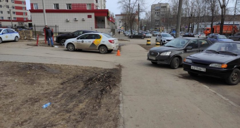 В Сыктывкаре 9-летний ребенок на самокате попал под такси