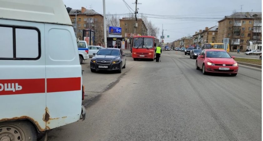 В Коми столкнулись "Нива" и автобус, пострадали дети