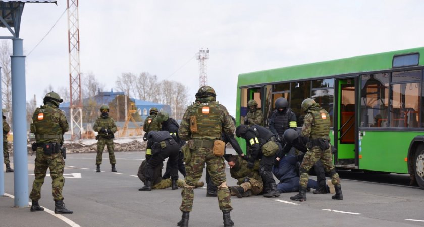 В Коми обезвредили "террористов", которые захватили аэропорт