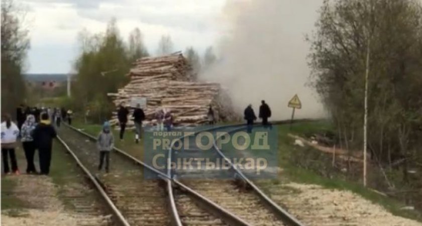 Сыктывкарцы: "В районе Давпона сильный пожар!"