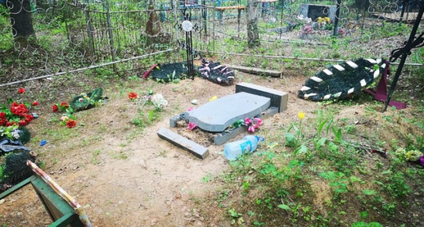 Полиция начала проверку по факту зверского разгрома на кладбище в Коми