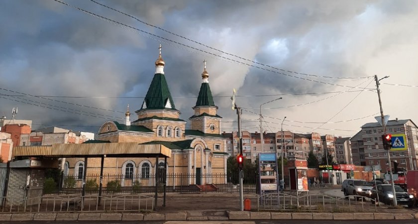 В Сыктывкаре ждут грозу и ливень: объявлено штормовое предупреждение