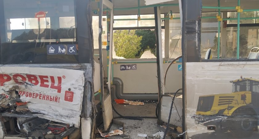 Пять детей пострадали в ДТП с автобусом и КамАЗом в Сыктывкаре