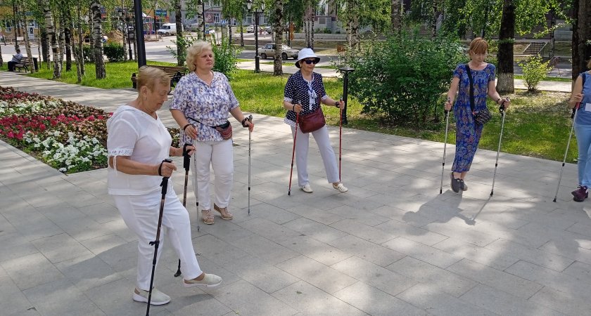 "Это уникальный вид спорта": сыктывкарцы раскрыли, зачем занимаются скандинавской ходьбой
