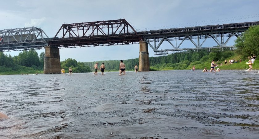 “Увидела, как выносят моего ребенка на берег”: в Коми мужчина чудом спас мальчика из воды