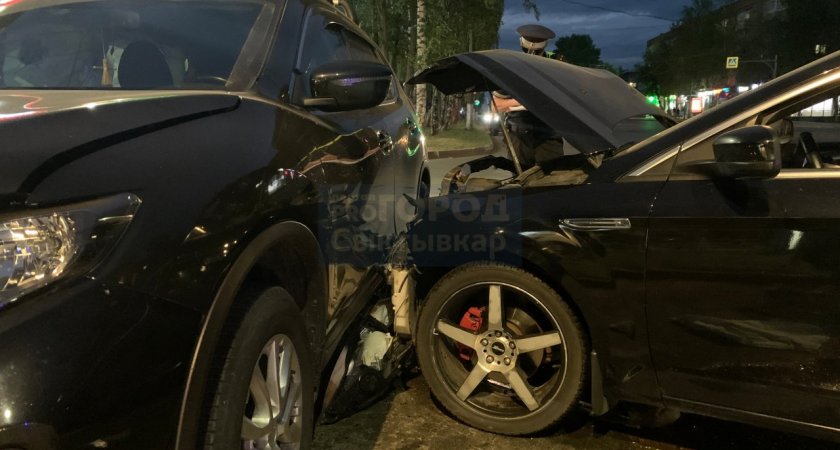 Выяснилось, как произошла жесткая авария в центре Сыктывкара