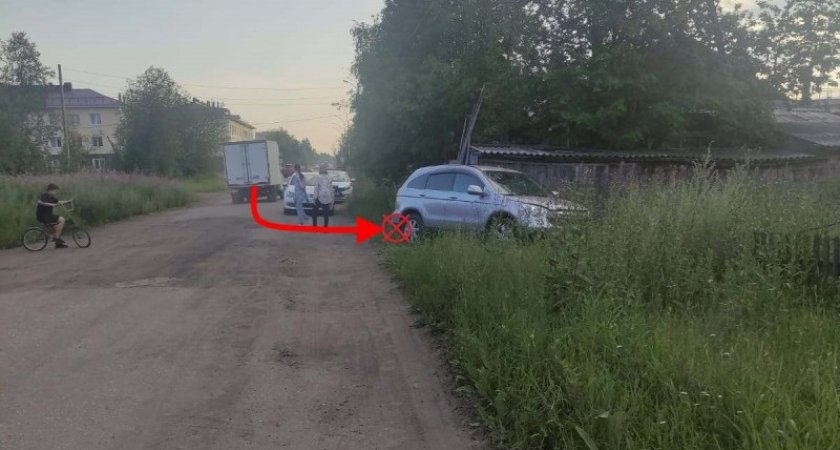 В Печоре автомобиль съехал в кювет: погиб мужчина