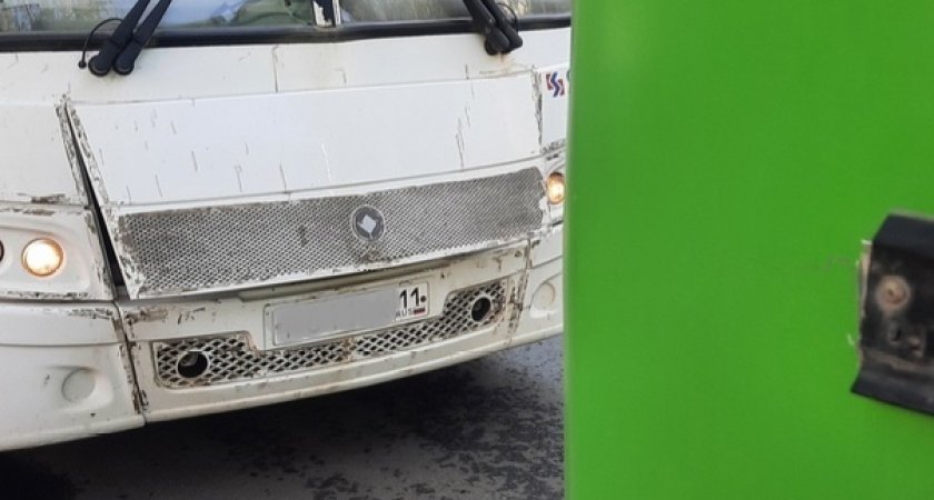 "Водитель избил пассажира": в сыктывкарском автобусе развязалась драка из-за остановки