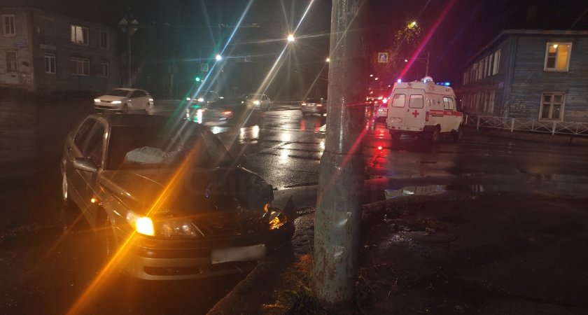 В Сыктывкаре машина скорой помощи столкнулась с иномаркой