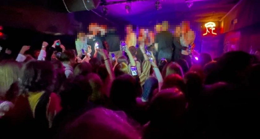 В Сыктывкаре на школьной вечеринке подростки употребляли алкоголь под матерные песни