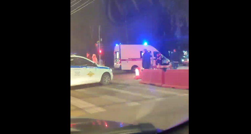 В аварии в центре Сыктывкара пострадала девушка