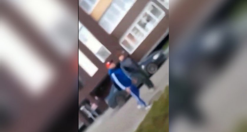 В Сыктывкаре мужчина накинулся на подростков, угрожал им расправой и попал на видео