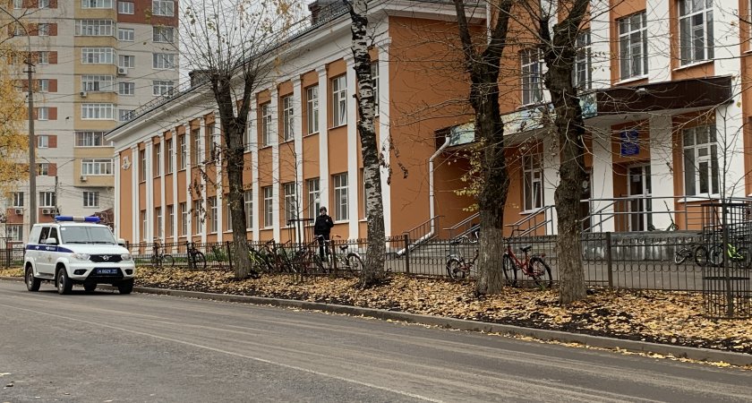 Сыктывкарские родители остро отреагировали на массовую эвакуацию школ