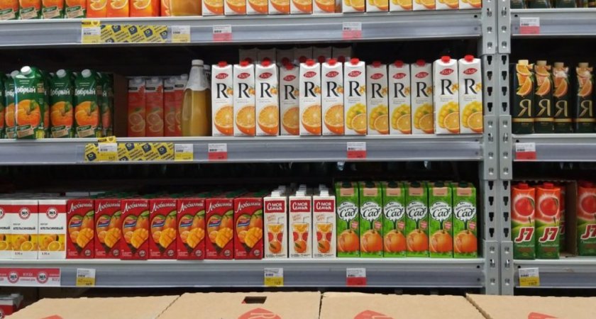 Россиянам рассказали, чем опасны соки из магазина