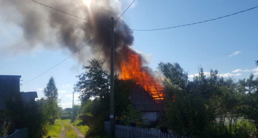 В Сыктывкаре на пожаре погибло два человека