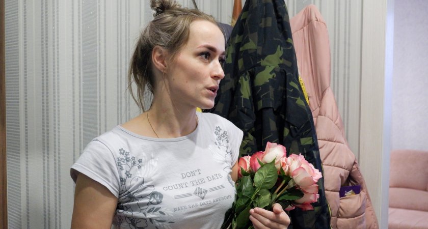 Жене мобилизованного волонтеры доставили детские принадлежности и подарки на День рождения