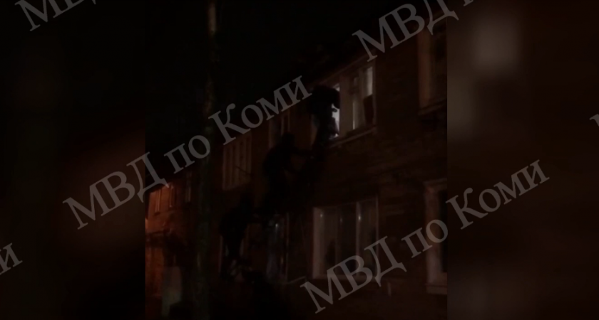 В Сыктывкаре задержали подозреваемых в поджоге квартиры полицейского