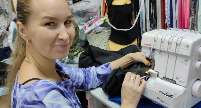Женщины в Сыктывкаре объединились и бесплатно шьют одежду для мобилизованных