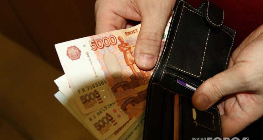 Двое мужчин из Сыктывкара потеряли более 100 тысяч рублей при заказе эскорт-услуг