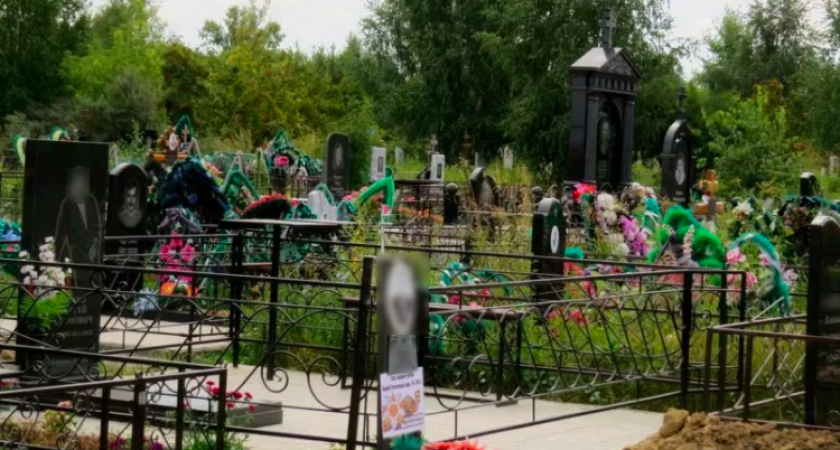 В Сыктывкаре станут признавать неухоженные могилы брошенными в короткие сроки