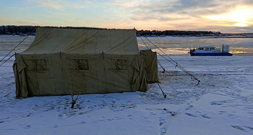 На переправе в Алёшино развернули палатки и организовали дежурство автобуса для обогрева