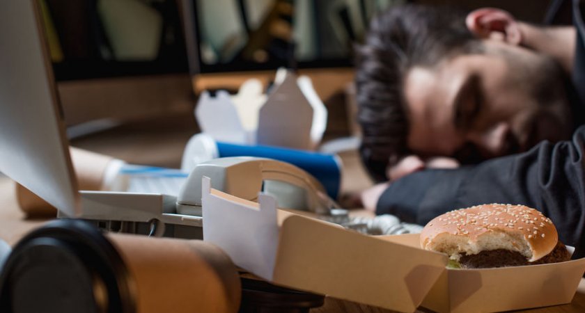 Диетолог рассказала, как сделать фастфуд полезнее для здоровья