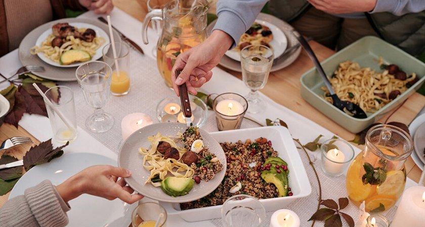 Голодать нельзя: диетолог назвала диету, чтобы похудеть после праздников