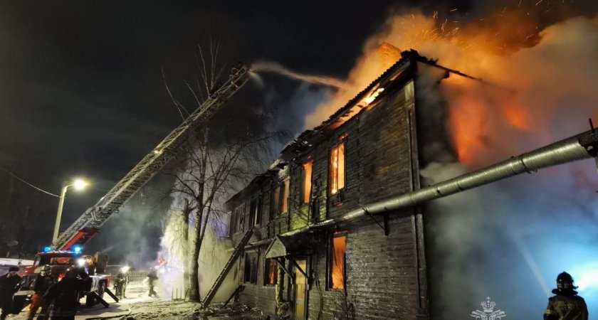 После крупного пожара в Сыктывкаре пенсионер попал в реанимацию