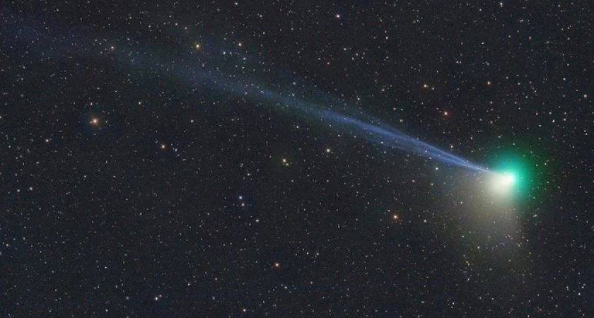 К земле летит мистическая зеленая комета с антихвостом