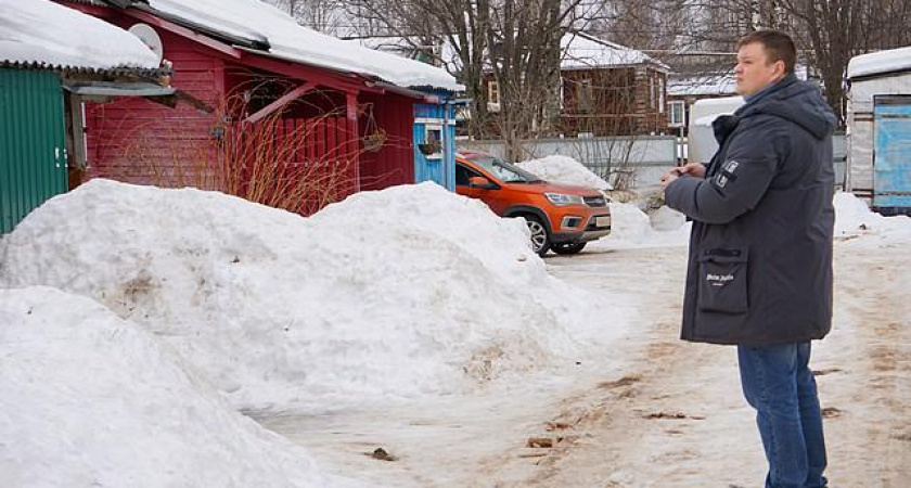 Мэрия Сыктывкара взяла под контроль очистку снега с крыш домов
