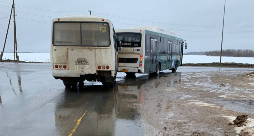 В Сыктывкаре столкнулись два пассажирских автобуса