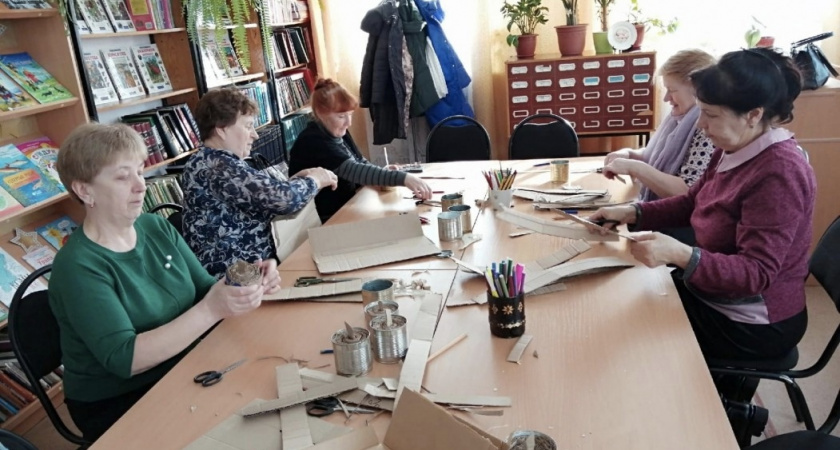 В Коми неравнодушные жители делают блиндажные свечи для участников СВО