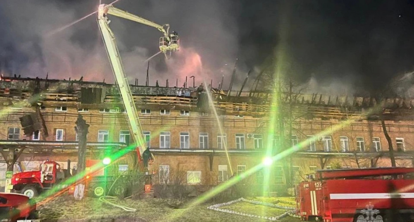 Работу фанерного завода в Коми, который охватил крупный пожар, восстановят