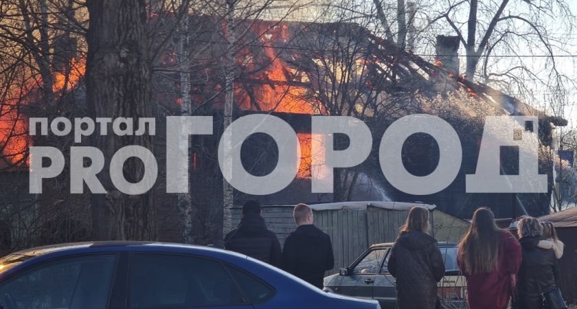 В страшном пожаре в Сыктывкаре погиб человек