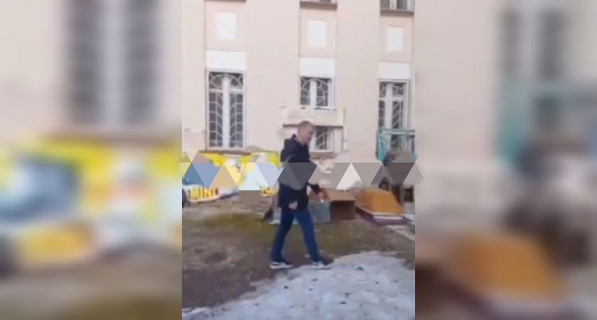 "Куча животных окажется на улице": в Ухте разразился скандал вокруг зооуголка