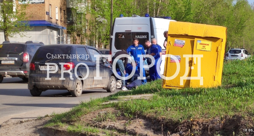 На перекрестке в Сыктывкаре сбили мужчину