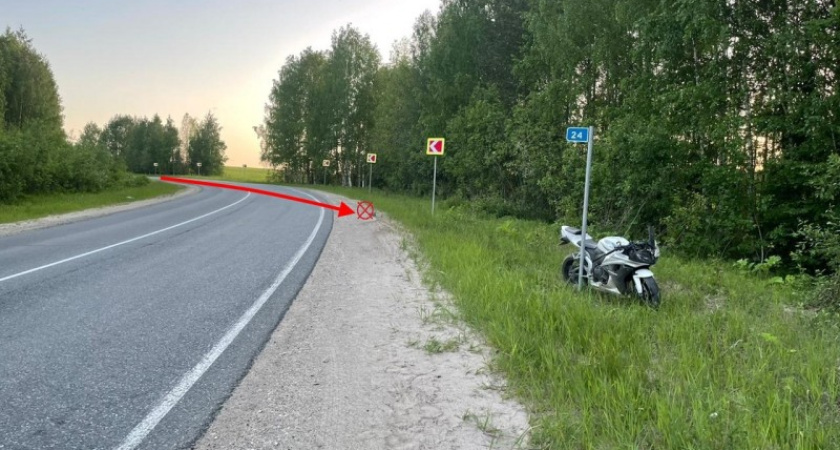 В Коми девушка-мотоциклистка без водительских прав улетела в кювет и заработала 99-й штраф
