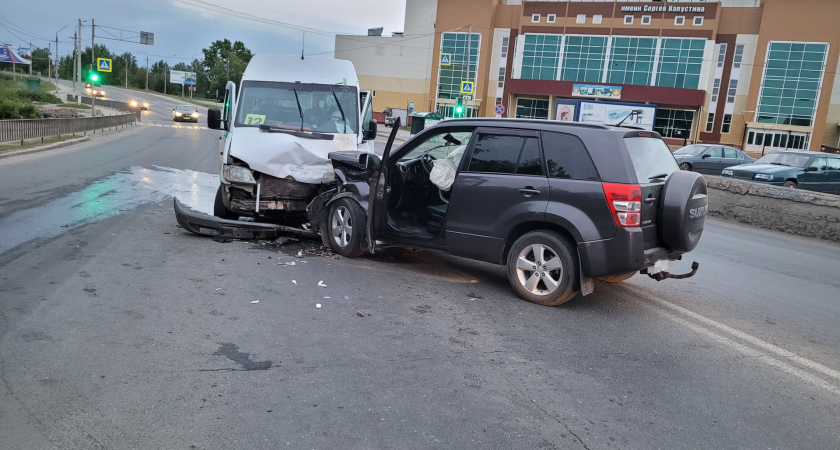 В Ухте пассажиры автобуса пострадали в ДТП