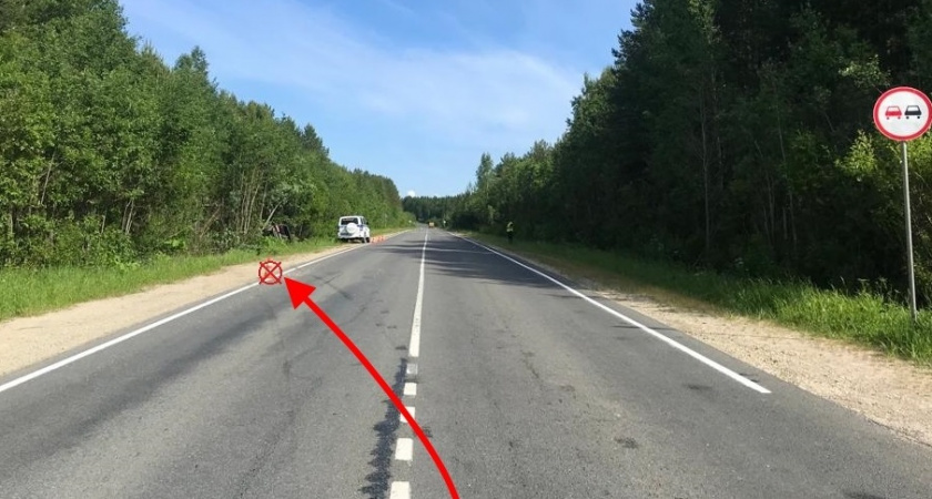 В Коми не пристегнутый водитель ВАЗа без прав слетел в кювет и опрокинулся