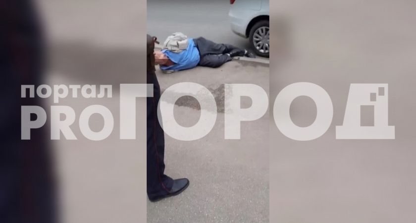 В Сыктывкаре буйный мужчина ломился в двери женской консультации