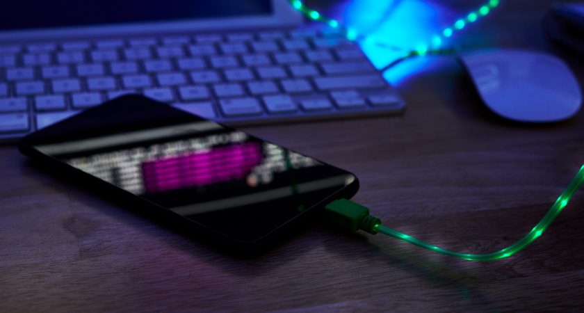 Преступные технологии: как мошенники крадут ваши данные через приложения в смартфоне