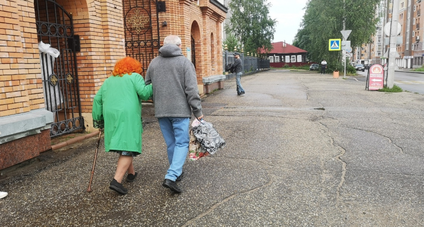  В Коми пенсионеры получают ежемесячно доплату к пенсии в размере 4500 рублей