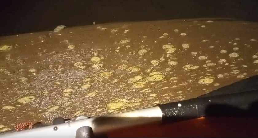 В Минприроды по Коми прокомментировали ситуацию со странной пенистой жижей в реке