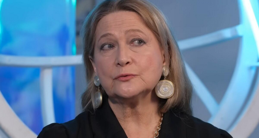 Возродятся как птица Феникс: для кого из знаков зодиака пришло время крупных денег